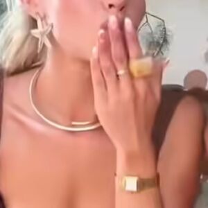 Unique gold choker